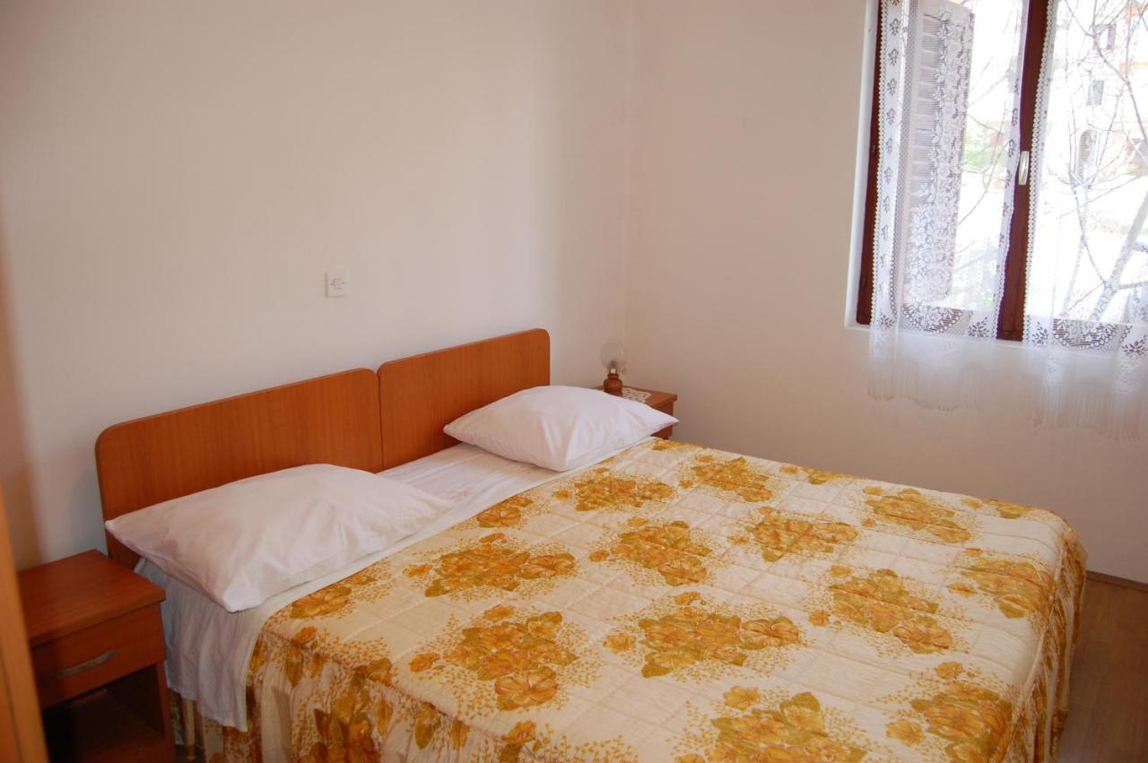 Apartments Villa Angela Krk Town Oda fotoğraf