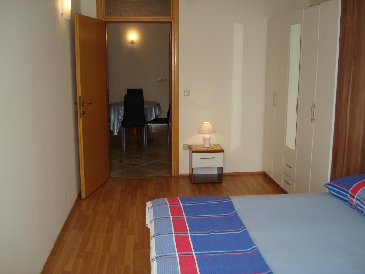 Apartments Villa Angela Krk Town Oda fotoğraf