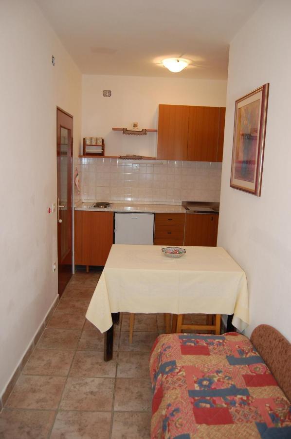Apartments Villa Angela Krk Town Oda fotoğraf