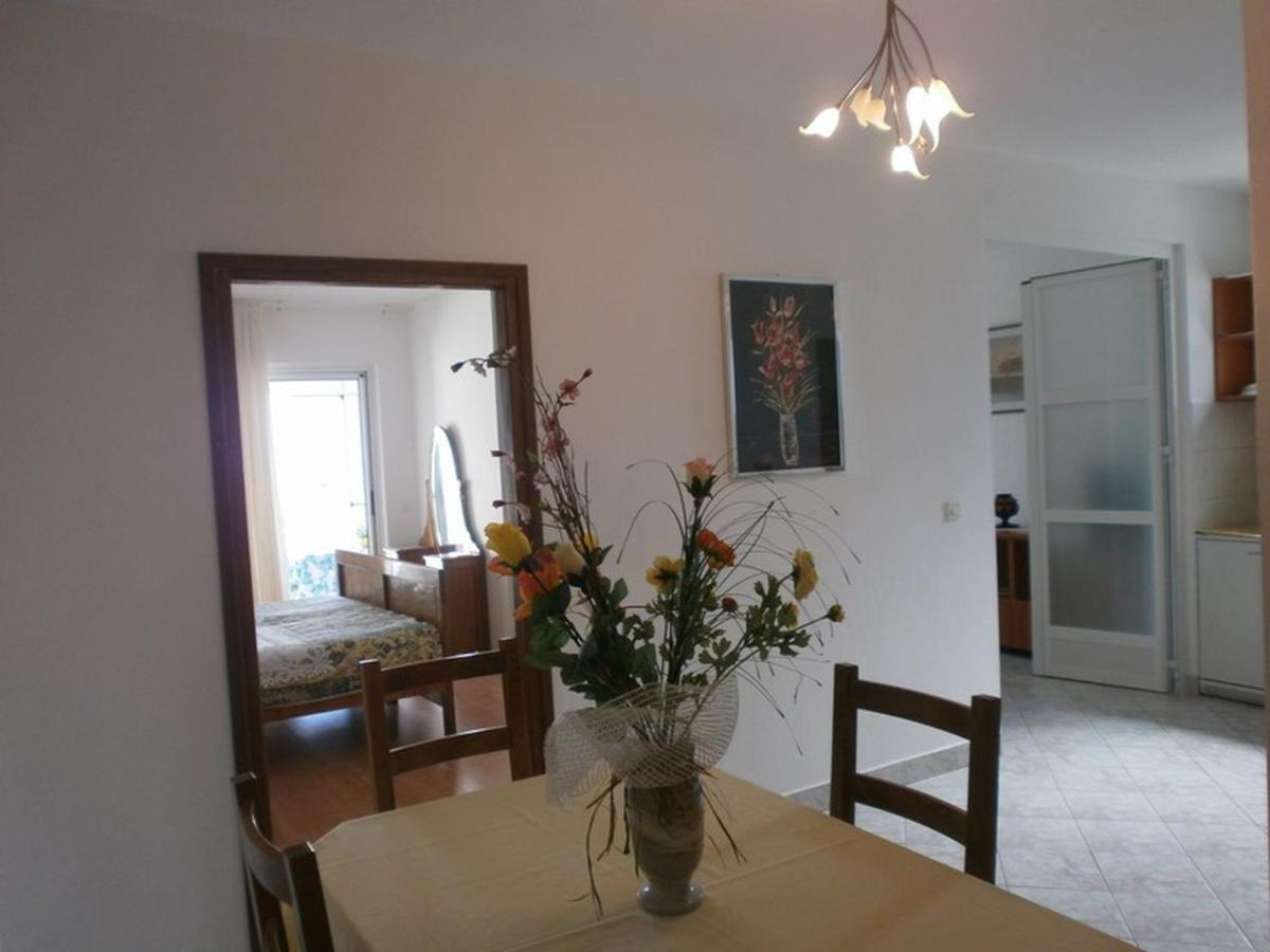 Apartments Villa Angela Krk Town Oda fotoğraf