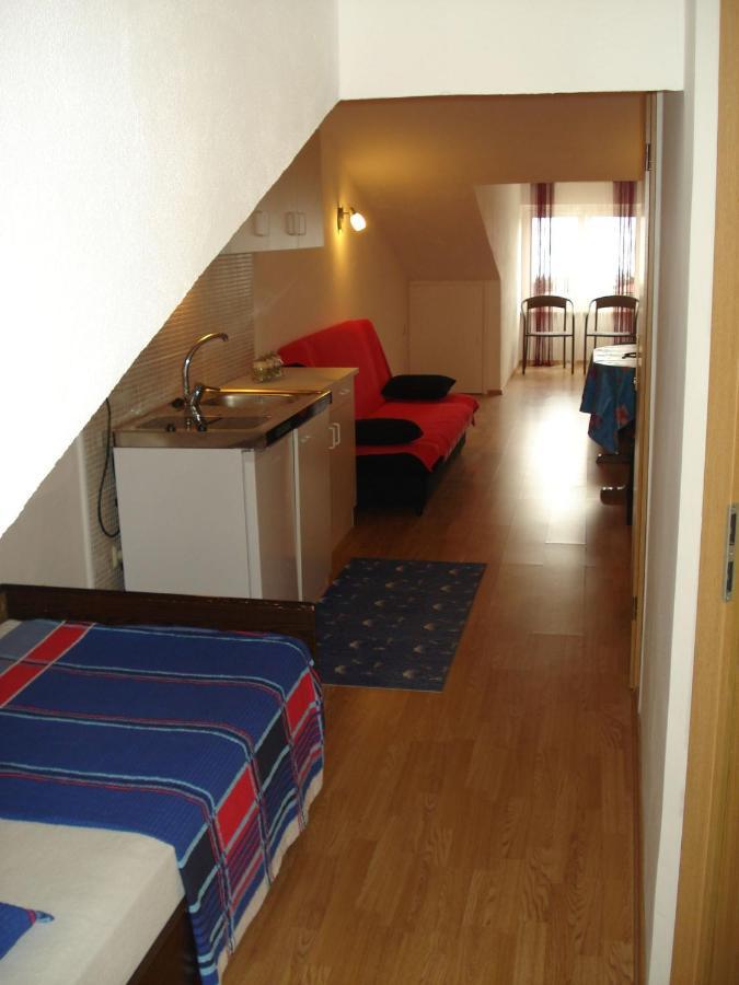 Apartments Villa Angela Krk Town Oda fotoğraf