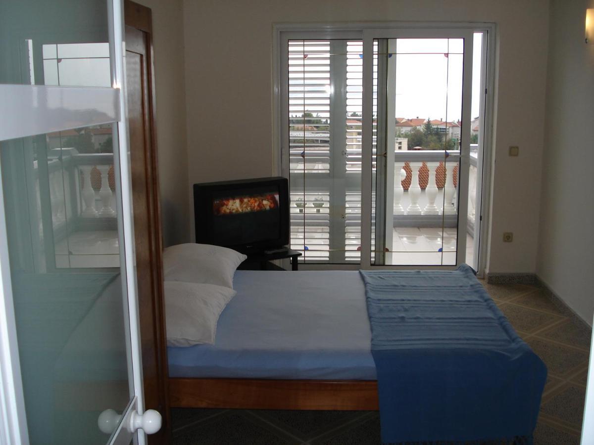 Apartments Villa Angela Krk Town Oda fotoğraf