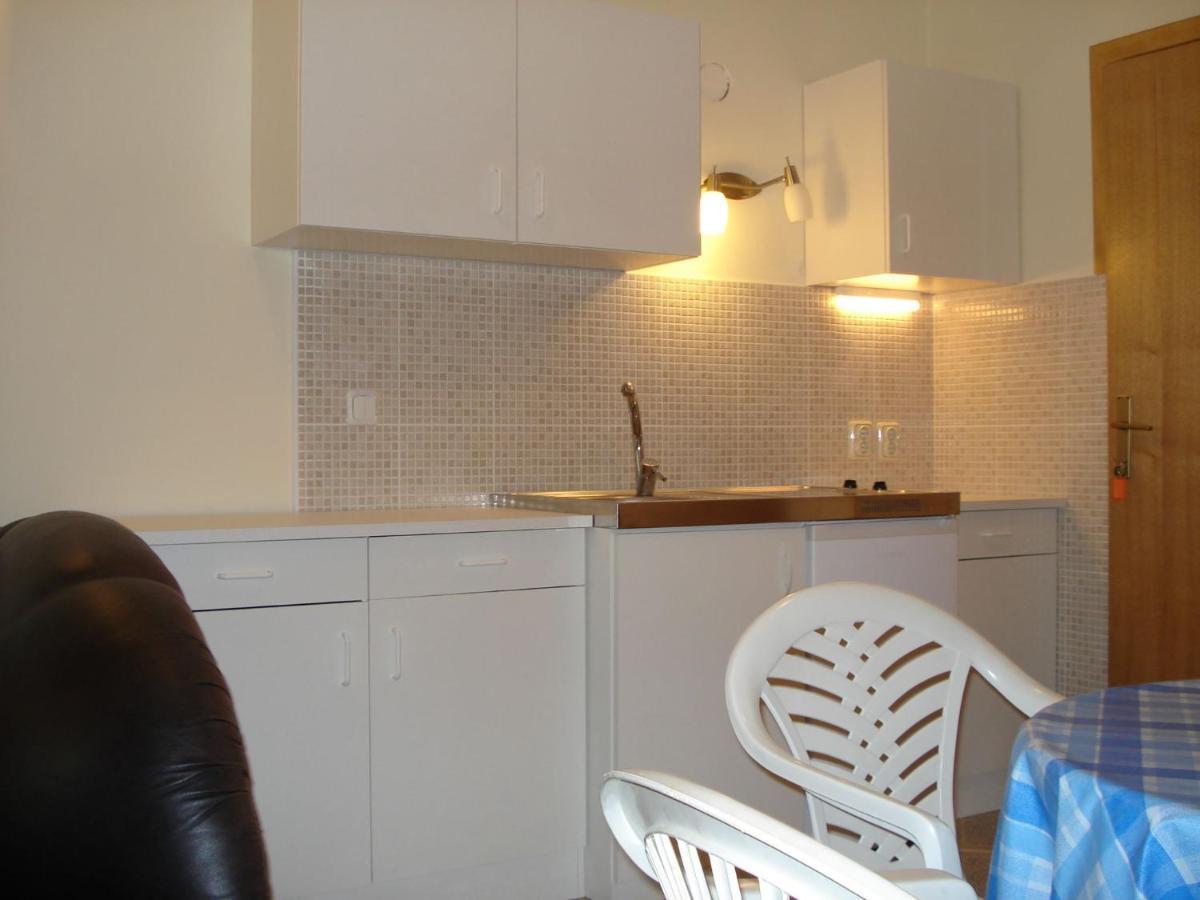 Apartments Villa Angela Krk Town Oda fotoğraf
